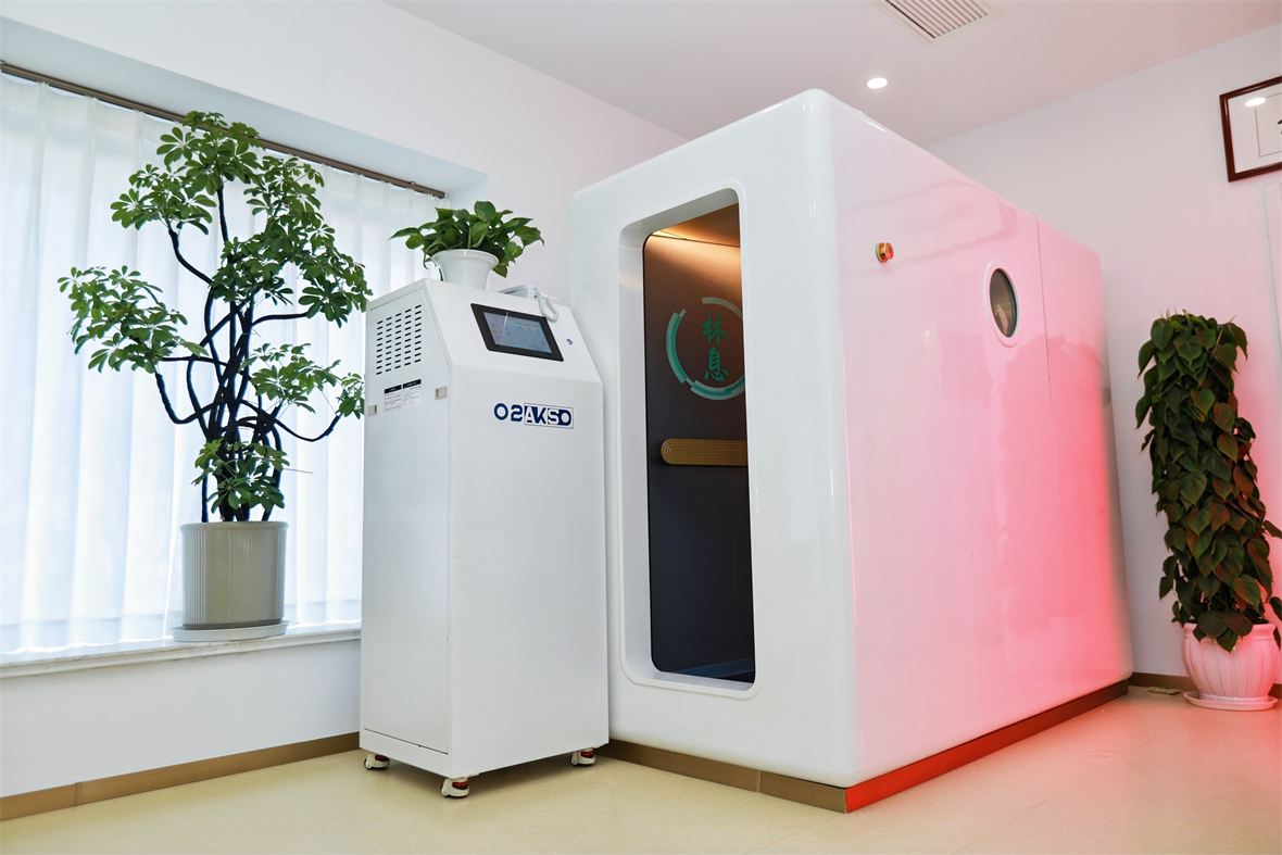 Chamber installed in a sports recovery room